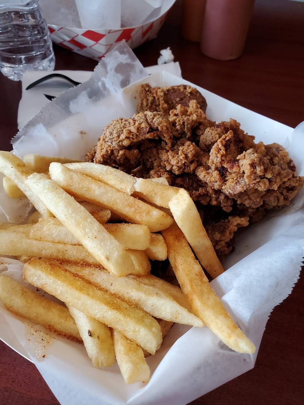 Trinas Place | restaurant | 4611 Peoria St, Denver, CO 80239, USA | 3039540372 OR +1 303-954-0372