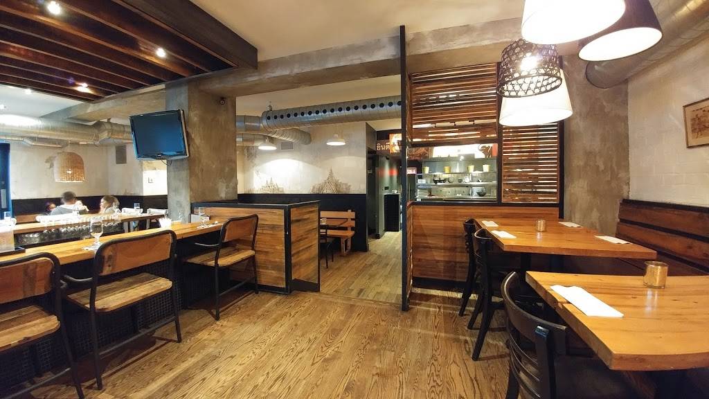 Madame Thai | restaurant | 361 Rue Saint-Charles Ouest, Longueuil, QC J4H 1E7, Canada | 4503329378 OR +1 450-332-9378