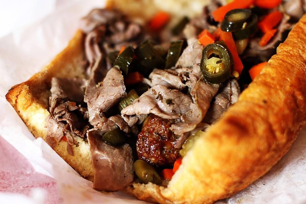 Windy City Red Hots | restaurant | 28 S King St, Leesburg, VA 20175, USA | 7036698606 OR +1 703-669-8606