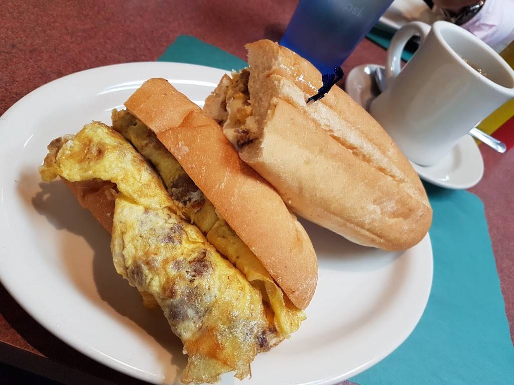 Foods On First Diner | meal takeaway | 1429 Arch St, Philadelphia, PA 19102, USA | 2155683555 OR +1 215-568-3555