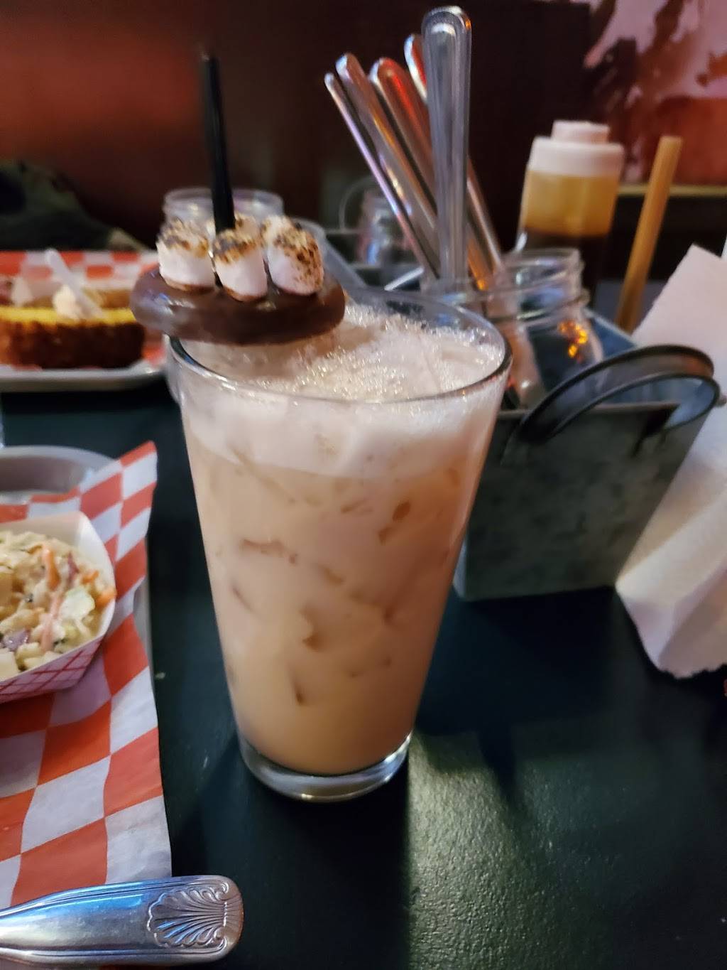 Skinny Hanks Barbeque | restaurant | 45 Lewis St, Lynn, MA 01902, USA | 3394405685 OR +1 339-440-5685