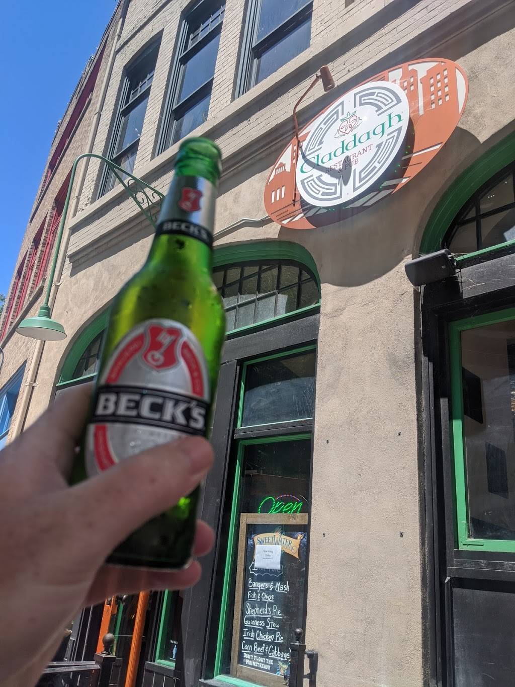 Claddagh Restaurant & Pub Asheville | restaurant | 4 College St, Asheville, NC 28801, USA | 8282327282 OR +1 828-232-7282