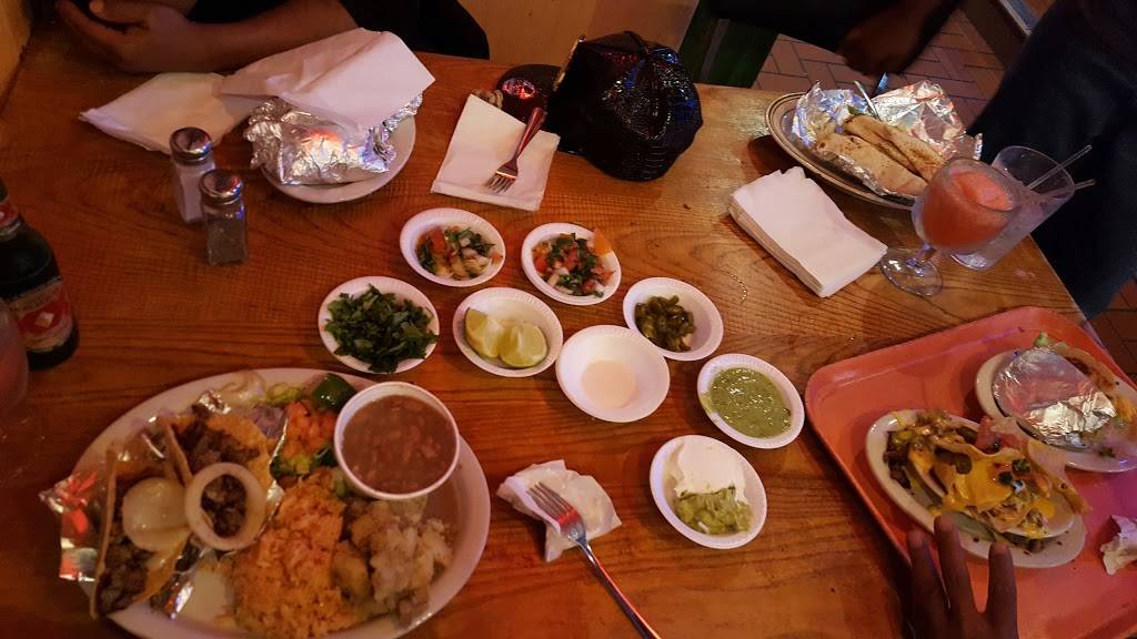 Chachos Mexican Restaurant | restaurant | 2700 S Loop W, Houston, TX 77054, USA | 8327780500 OR +1 832-778-0500