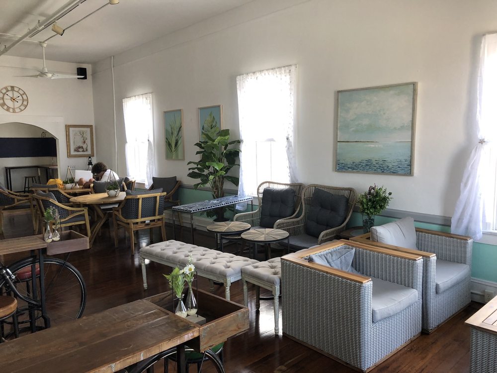 Odd Fellows Cafe | cafe | 232 Water St, New Shoreham, RI 02807, USA | 4014662250 OR +1 401-466-2250