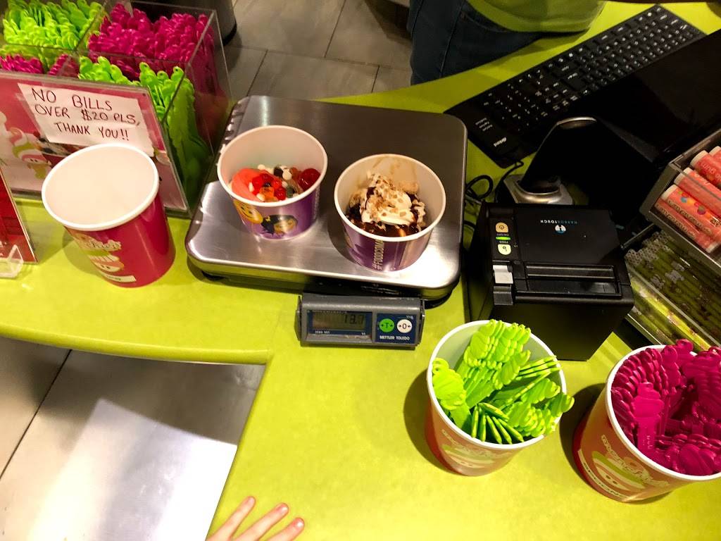 Menchies Frozen Yogurt | bakery | 6169 S Jog Rd, Lake Worth, FL 33467, USA | 5613579914 OR +1 561-357-9914