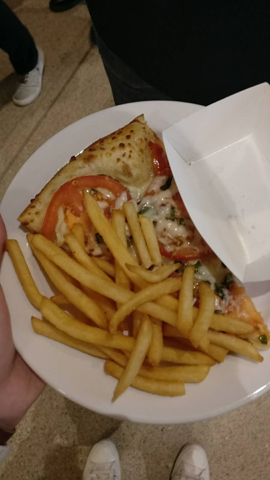 De Neve Commons Residential Restaurant | restaurant | 351 Charles E Young Drive West, Los Angeles, CA 90024, USA | 3102068654 OR +1 310-206-8654