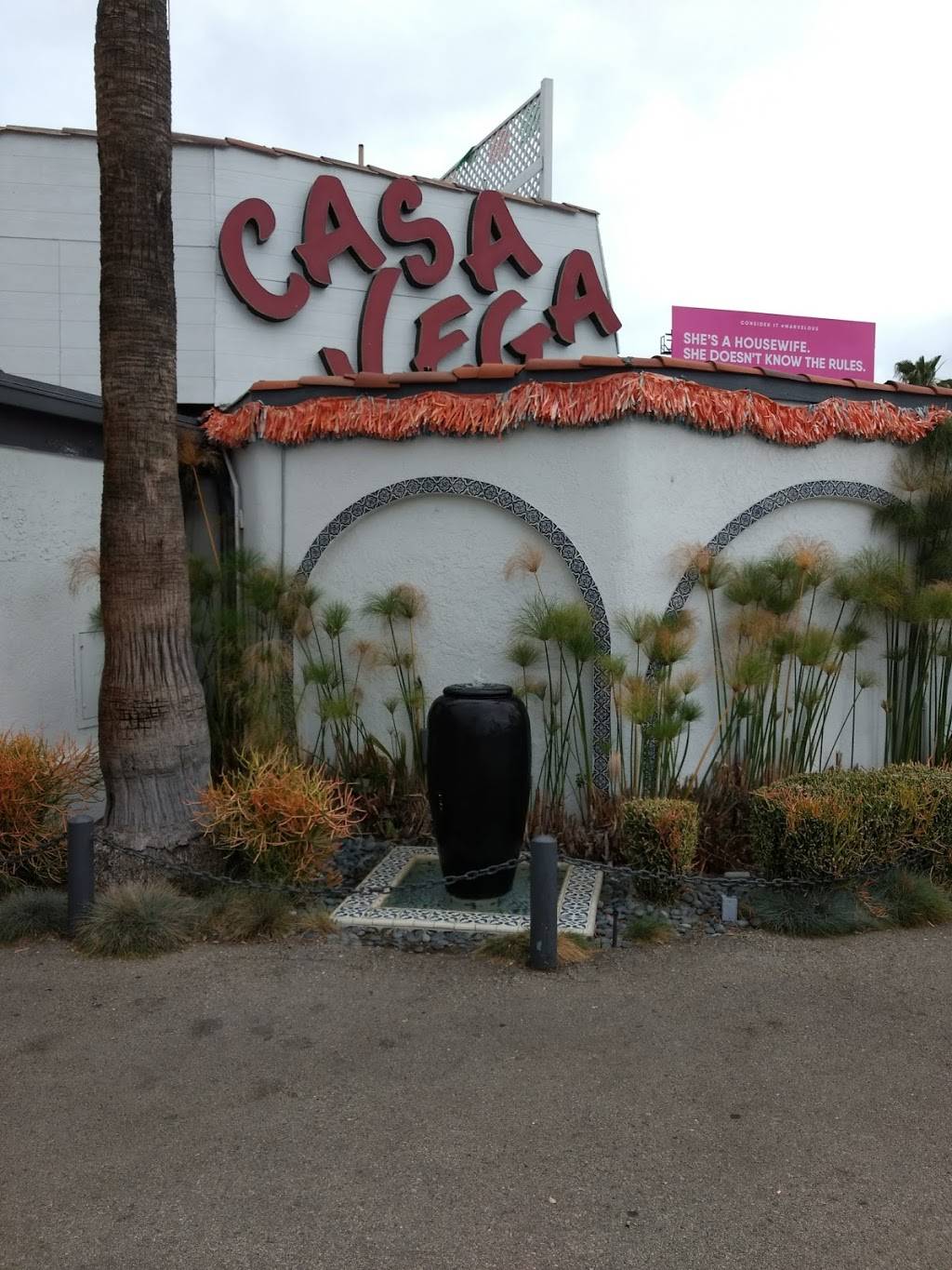 Casa Vega | restaurant | 13301 Ventura Blvd, Sherman Oaks, CA 91423, USA | 8187884868 OR +1 818-788-4868