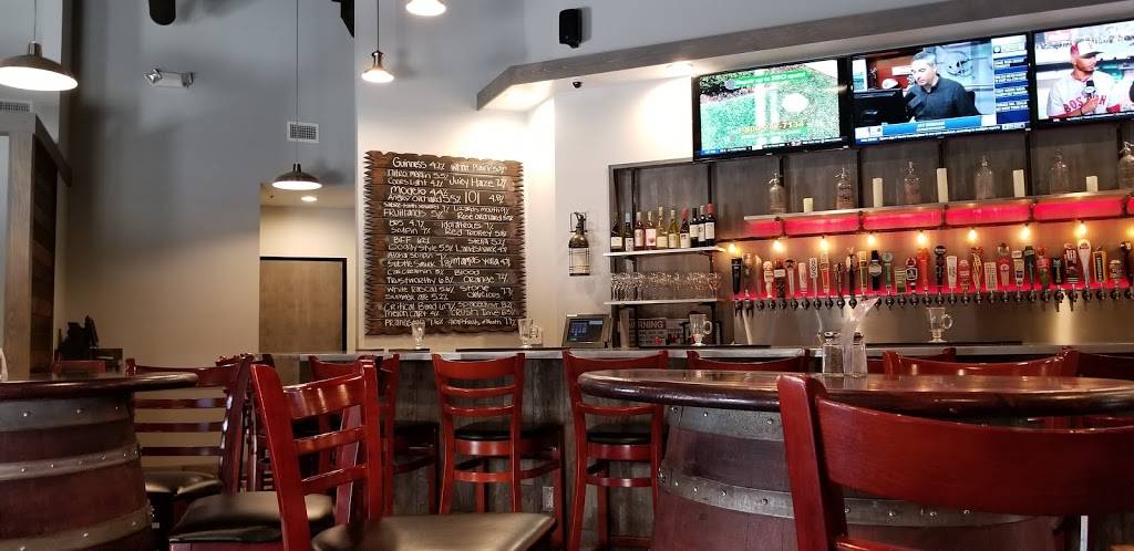 The Backyard Grub n Brews | restaurant | 26509 Golden Valley Rd, Santa Clarita, CA 91350, USA | 6612861165 OR +1 661-286-1165