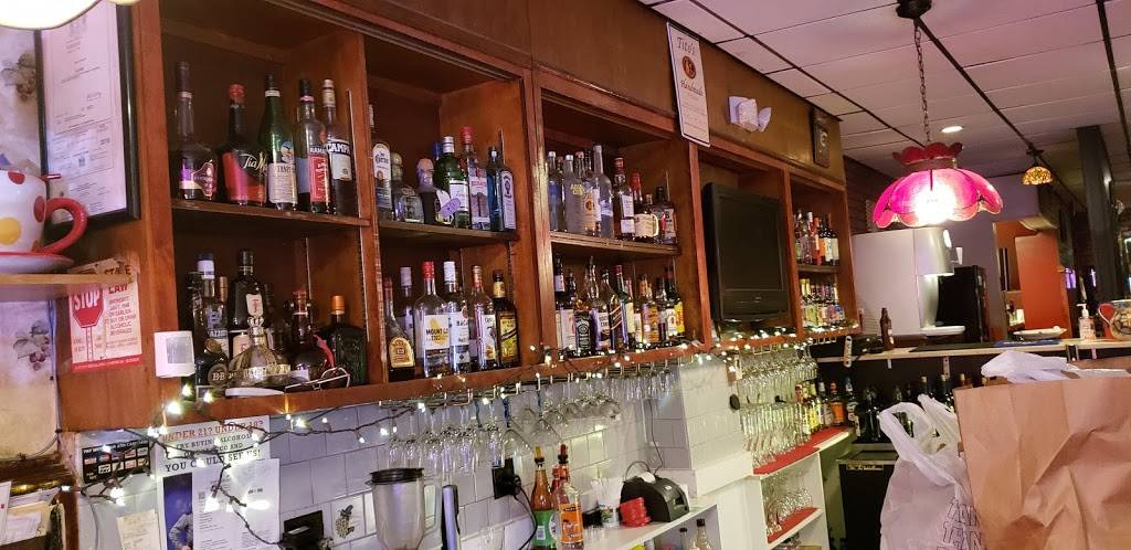 Mrs. Robinos | restaurant | 520 N Union St, Wilmington, DE 19805, USA | 3026529223 OR +1 302-652-9223