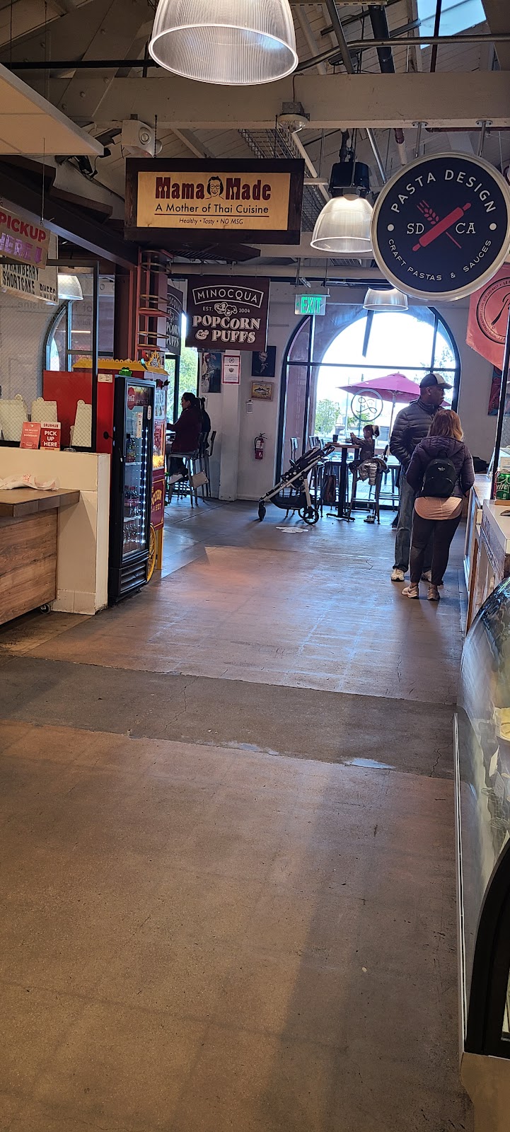 RAD Burger | restaurant | 2820 Historic Decatur Rd, San Diego, CA 92106, USA | 6193802327 OR +1 619-380-2327