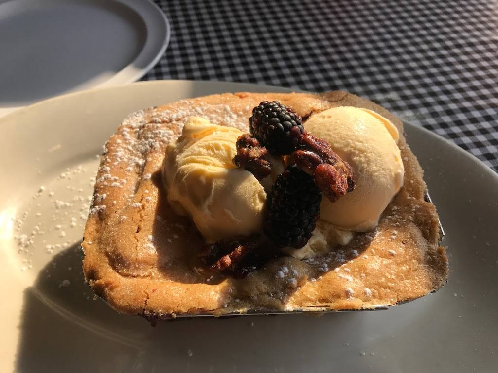 Salinas City BBQ | restaurant | 700 W Market St, Salinas, CA 93901, USA | 8317582227 OR +1 831-758-2227