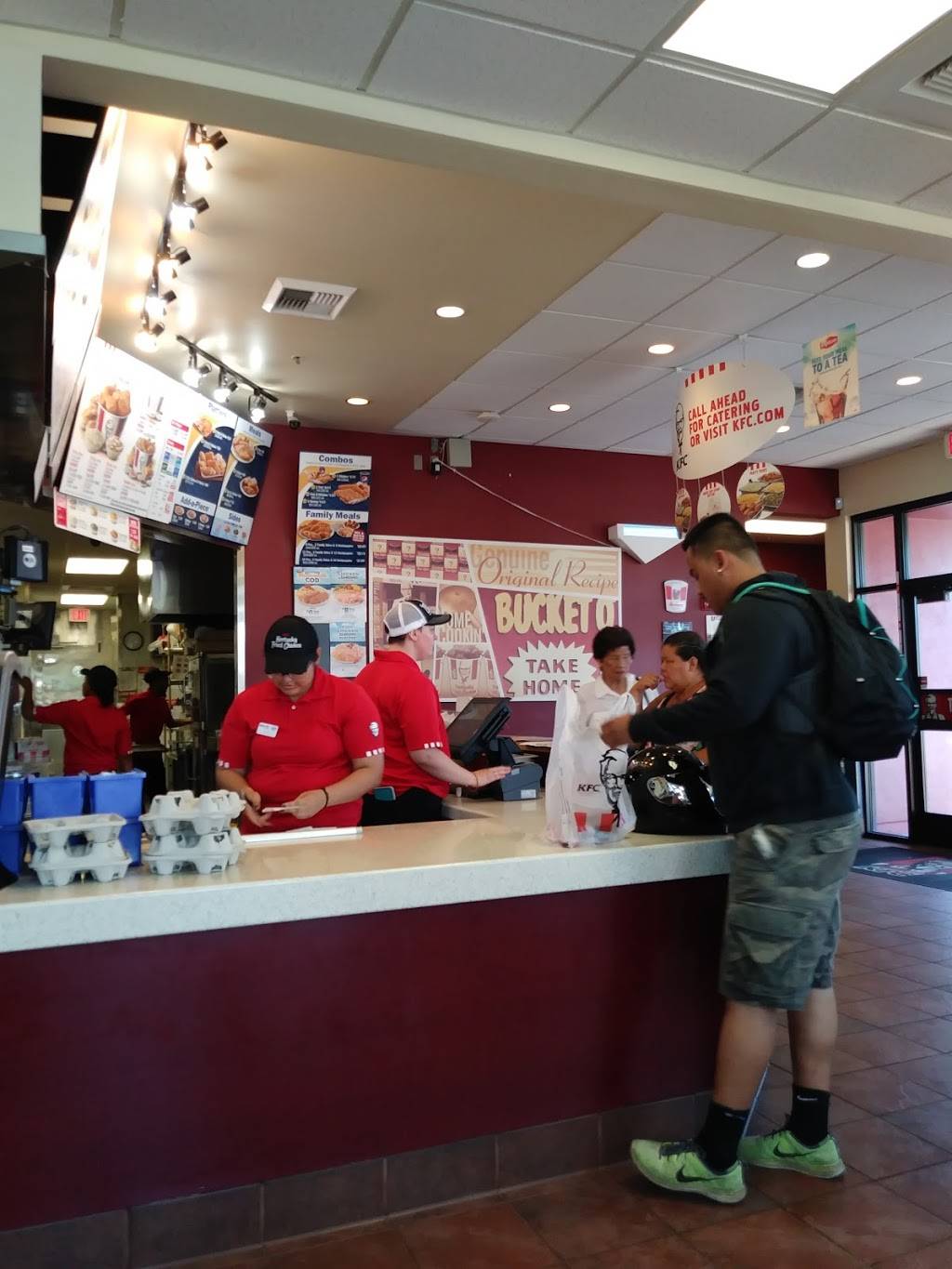 KFC | restaurant | 2263 N Texas St, Fairfield, CA 94533, USA | 7074225220 OR +1 707-422-5220