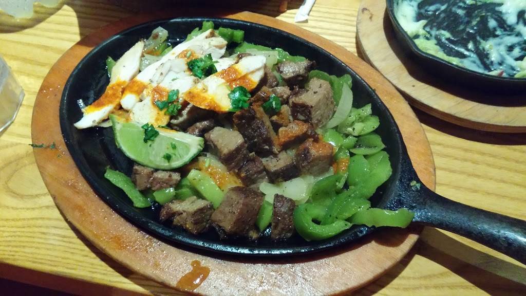 Chilis Grill & Bar | meal takeaway | 940 US-1, Vero Beach, FL 32960, USA | 7725649040 OR +1 772-564-9040