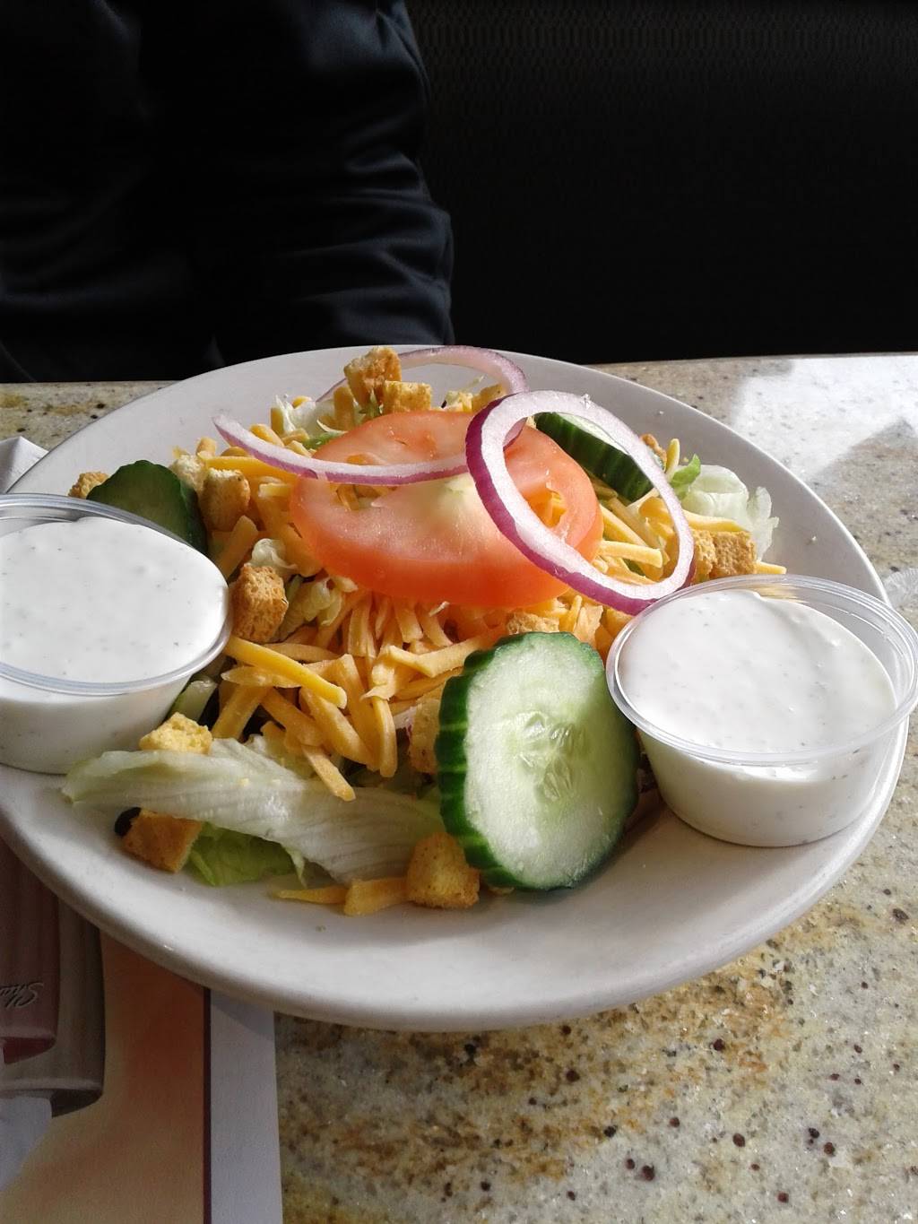 Rams Horn | restaurant | 6356 Greenfield Rd, Dearborn, MI 48126, USA | 3139456600 OR +1 313-945-6600