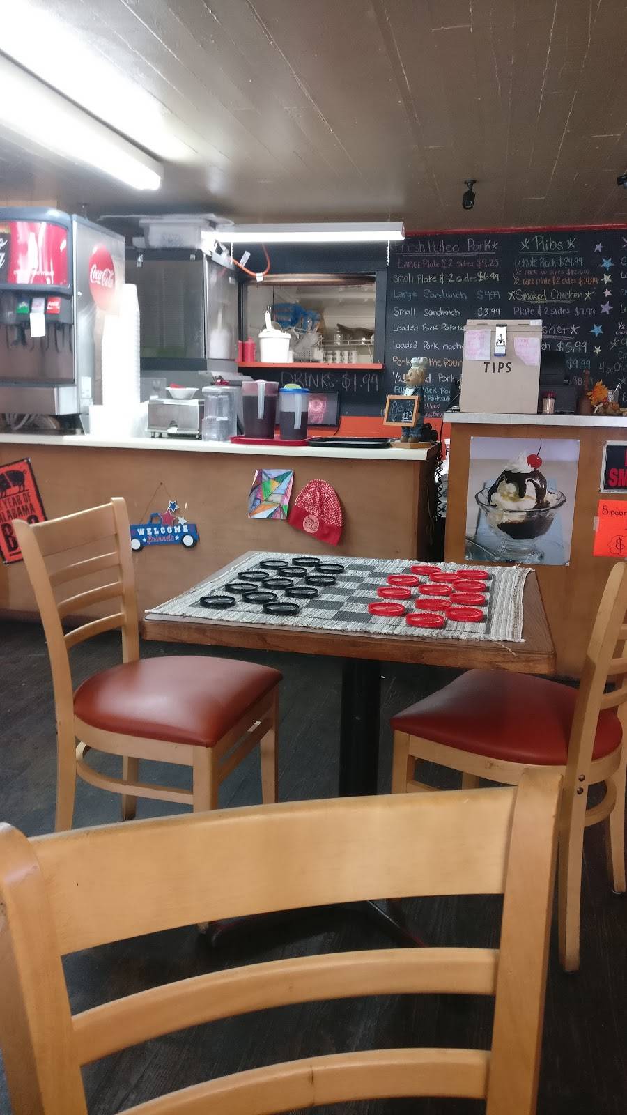 Holy Smokes Barbeque | restaurant | Tupelo Pike, Scottsboro, AL 35768, USA | 2566098738 OR +1 256-609-8738