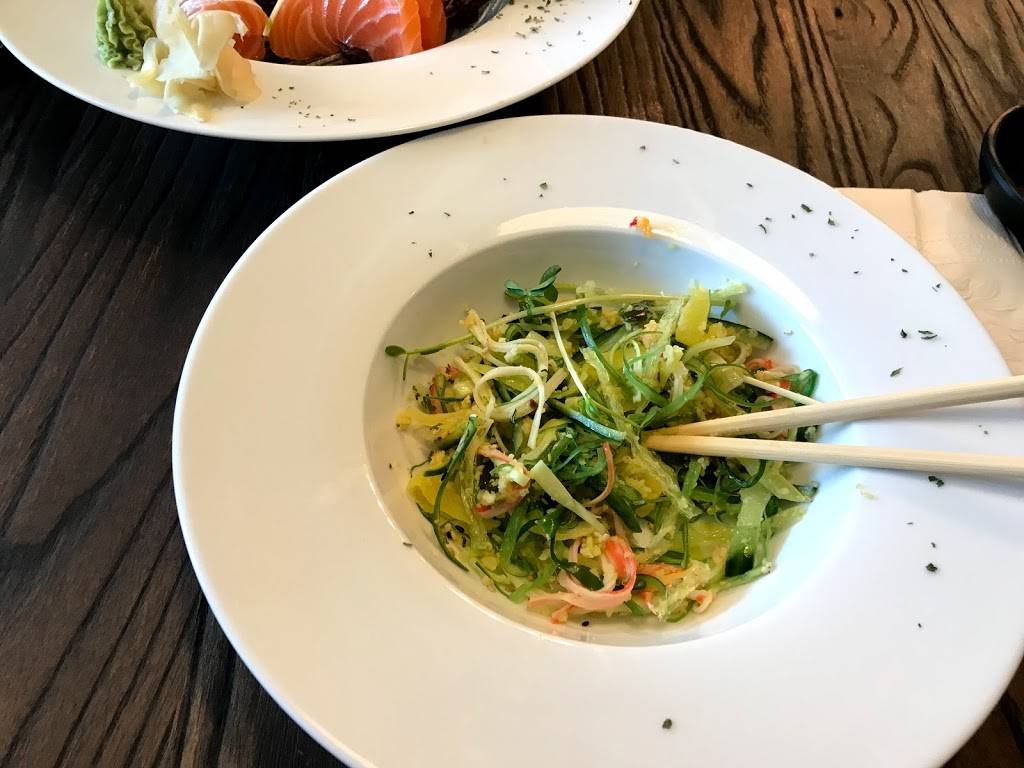 Roll Roll | meal takeaway | 162 Wortley Rd, London, ON N6C 3P7, Canada | 4168065920 OR +1 416-806-5920