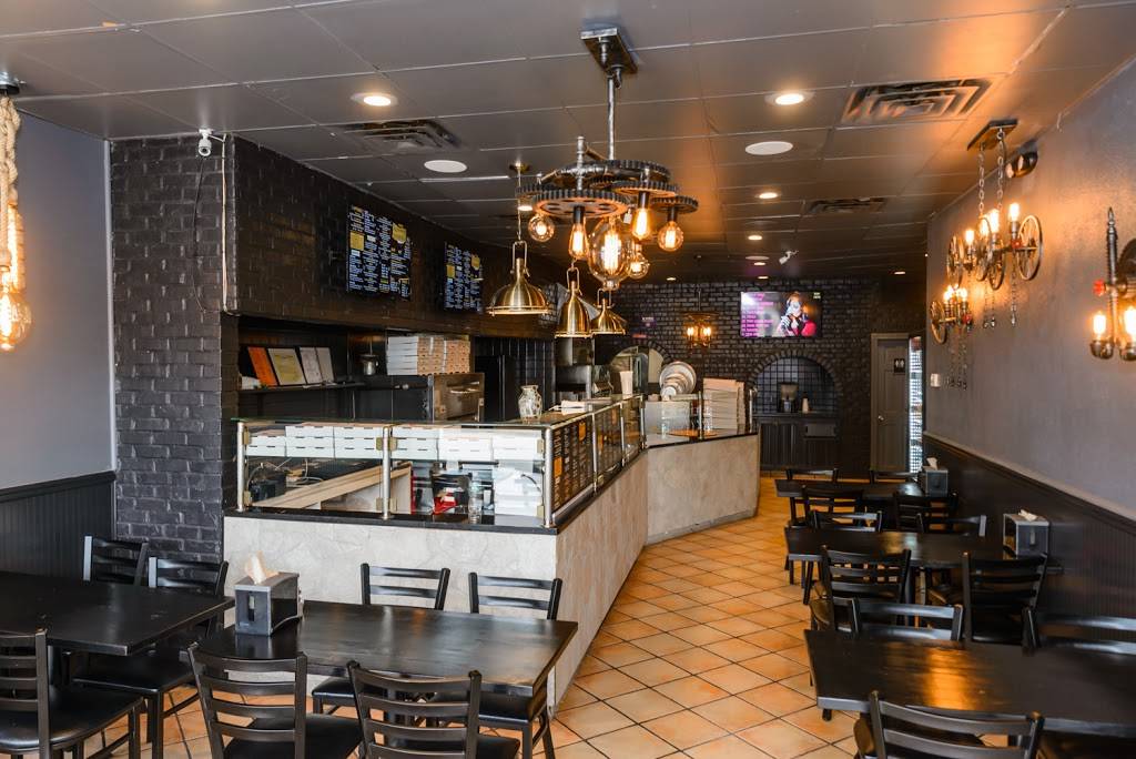 Curry on Pizza | restaurant | 248-49 Jamaica Ave, Queens, NY 11426, USA | 9294051000 OR +1 929-405-1000