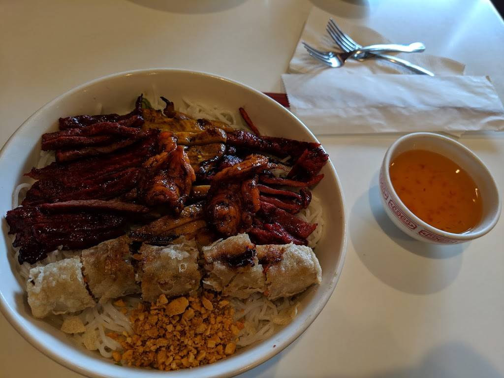 Golden Bowl | restaurant | 6500 W 120th Ave, Broomfield, CO 80020, USA | 7203816398 OR +1 720-381-6398