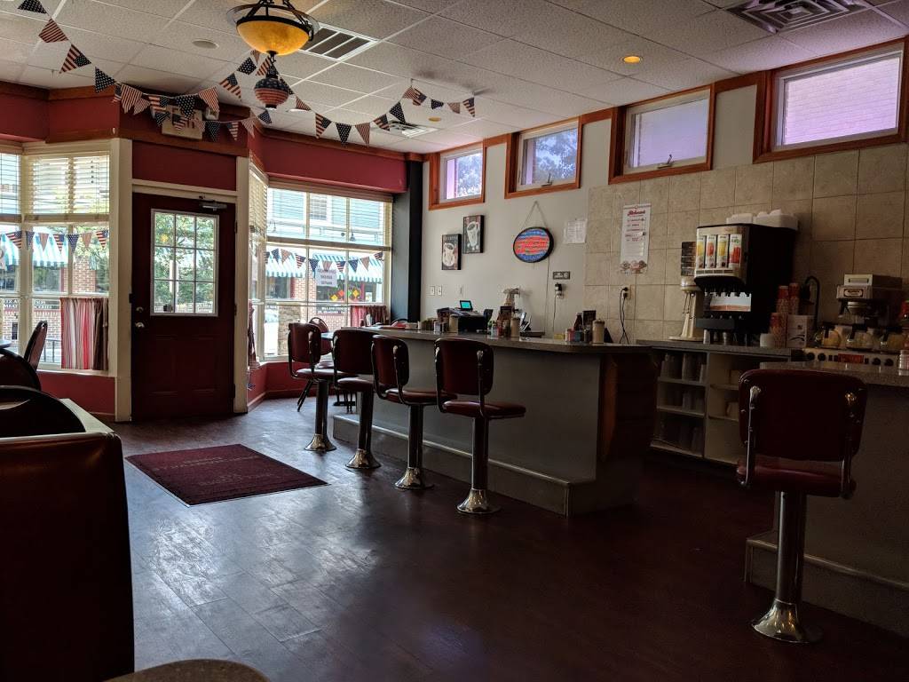 Merchantville Diner | restaurant | 24 S Centre St, Merchantville, NJ 08109, USA | 8566638500 OR +1 856-663-8500
