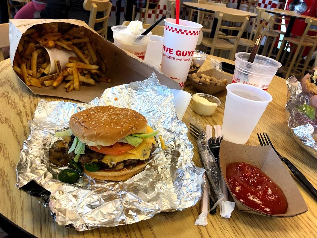 Five Guys | meal takeaway | 17100 Southcenter Pkwy, Tukwila, WA 98188, USA | 4252210081 OR +1 425-221-0081