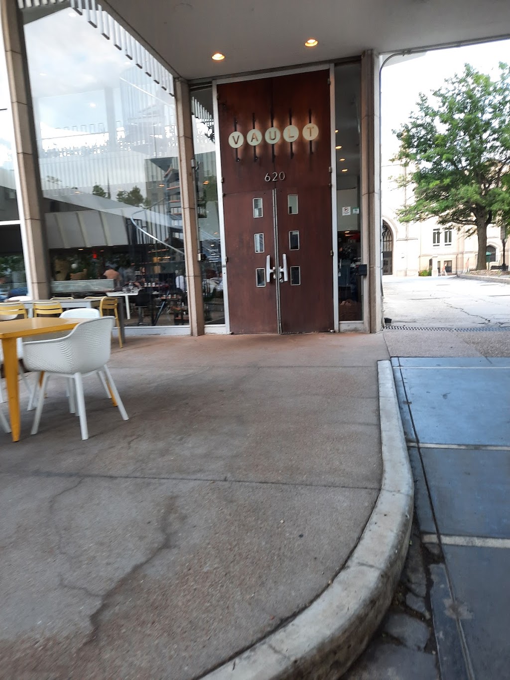 The Vault Restaurant | restaurant | 620 S Cincinnati Ave, Tulsa, OK 74103, USA | 9189486761 OR +1 918-948-6761