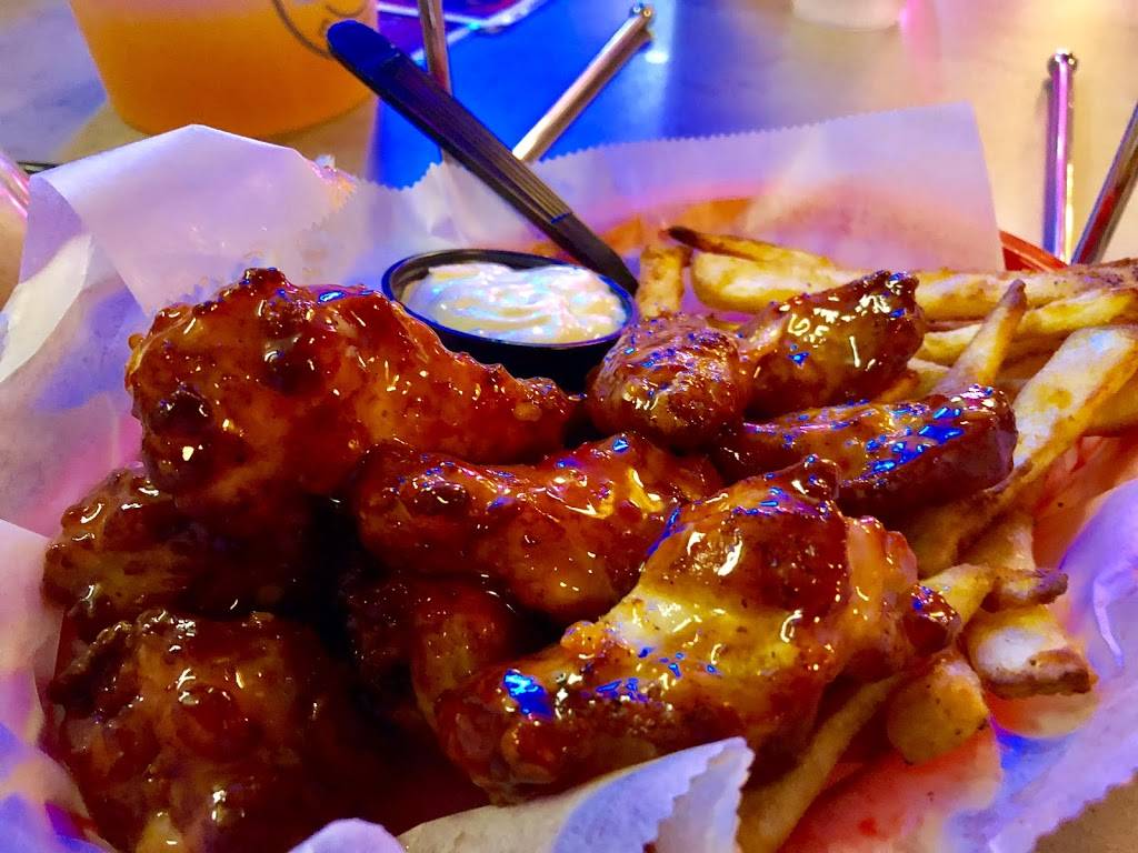 Hilligans Sports Bar | night club | 1265 College St, Bowling Green, KY 42101, USA | 2702822227 OR +1 270-282-2227