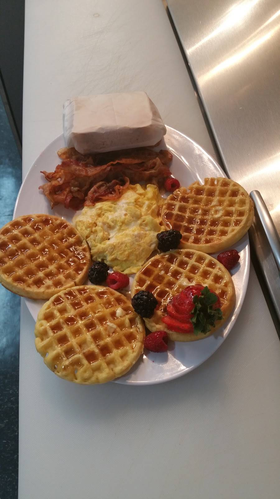 Davids Breakfast And Lunch | restaurant | 201 E Plumstead Ave, Lansdowne, PA 19050, USA | 4844664615 OR +1 484-466-4615