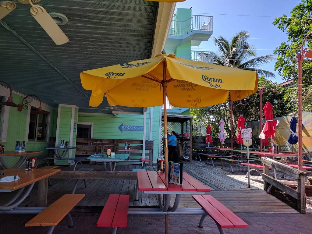 Paradise Grille | restaurant | 900 Gulf Way, Pass-a-Grille Beach, FL 33706, USA | 7279548957 OR +1 727-954-8957