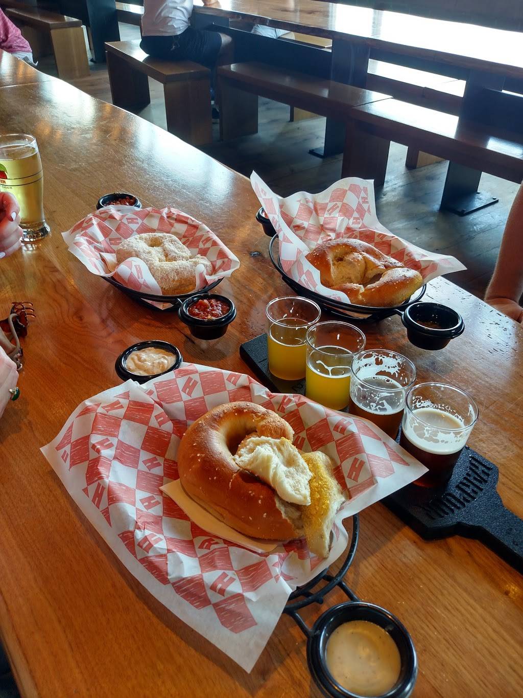 Harpoon Brewery & Beer Hall | restaurant | 306 Northern Ave, Boston, MA 02210, USA | 6174562322 OR +1 617-456-2322