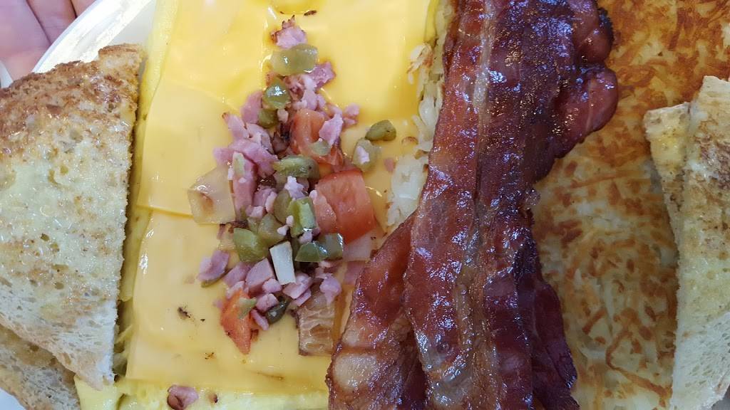 Wilbert Cafe | restaurant | 9105 US-53, Cotton, MN 55724, USA | 2184823318 OR +1 218-482-3318