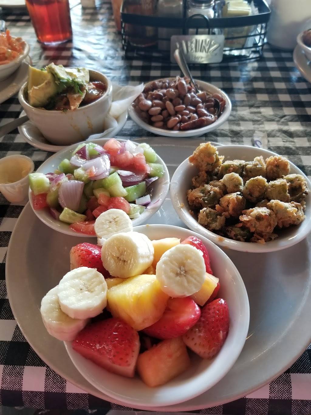 Farmhouse Cafe | restaurant | 1004 14th St, Huntsville, TX 77340, USA | 9364351450 OR +1 936-435-1450