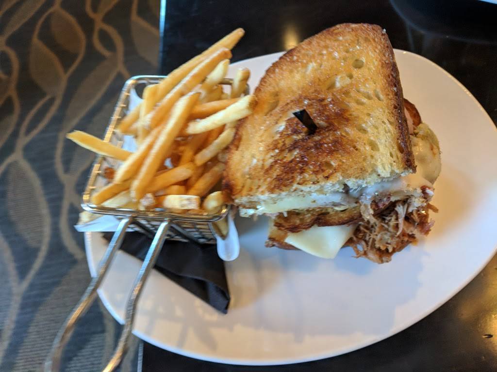 110 Grill - Braintree | restaurant | 170 Forbes Rd, Braintree, MA 02184, USA | 7818495980 OR +1 781-849-5980