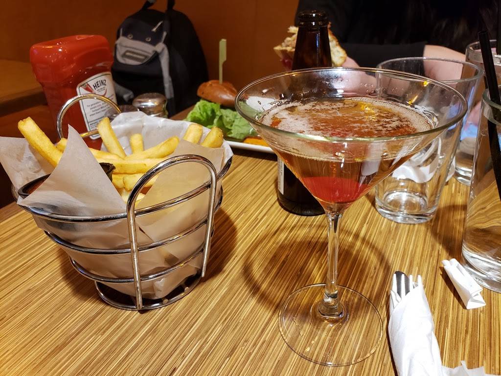 Vineyard Grille | restaurant | 1 Harborside Dr, East Boston, MA 02128, USA | 6175677500 OR +1 617-567-7500