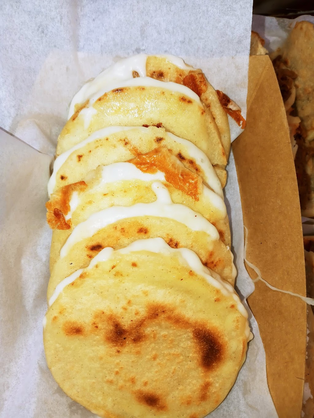 Gorditas Dona Tota | restaurant | 2230 SE Military Dr #102, San Antonio, TX 78223, USA | 2104515258 OR +1 210-451-5258