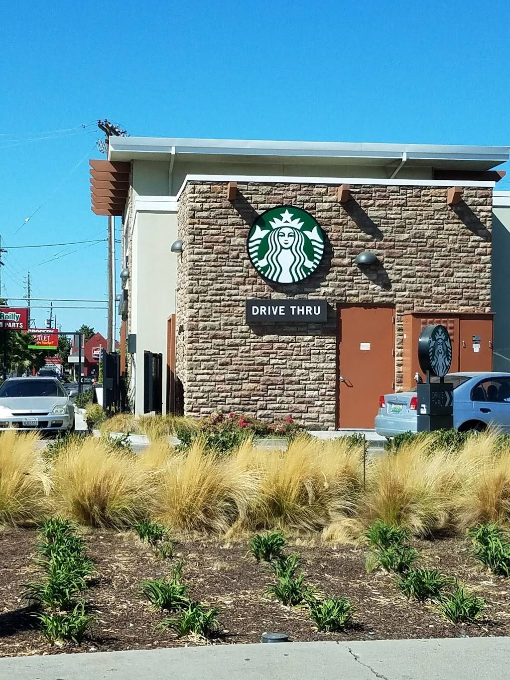 Starbucks | cafe | 800 Oakdale Rd, Modesto, CA 95355, USA | 2095753431 OR +1 209-575-3431