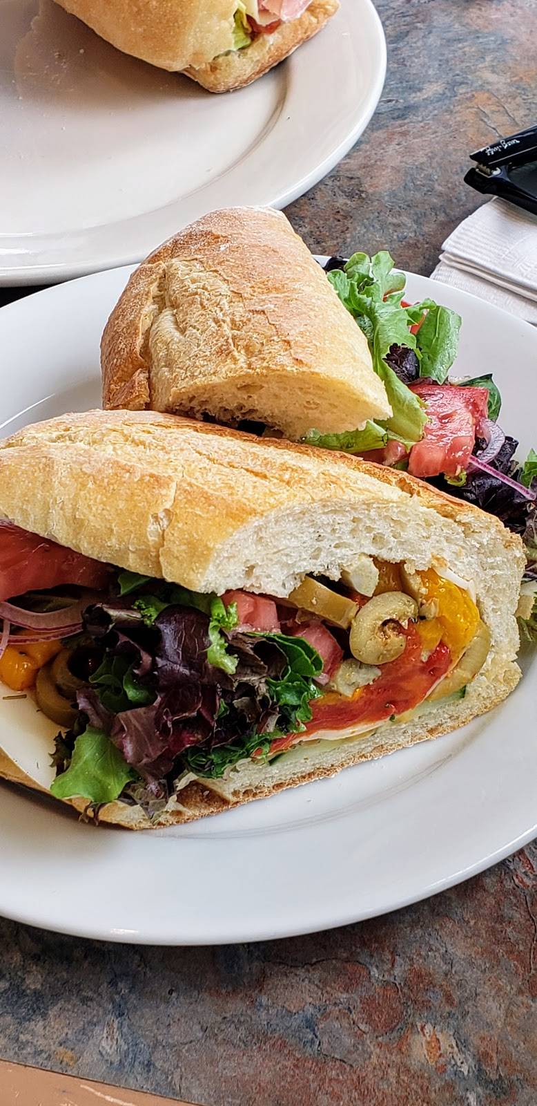 Di Pasquales Harborview, Inc. | restaurant | 500 Harborview Dr, Baltimore, MD 21230, USA | 4439631872 OR +1 443-963-1872