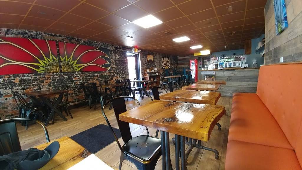 Honey Hole Diner | restaurant | 584 Starkweather St, Plymouth, MI 48170, USA | 7344045900 OR +1 734-404-5900