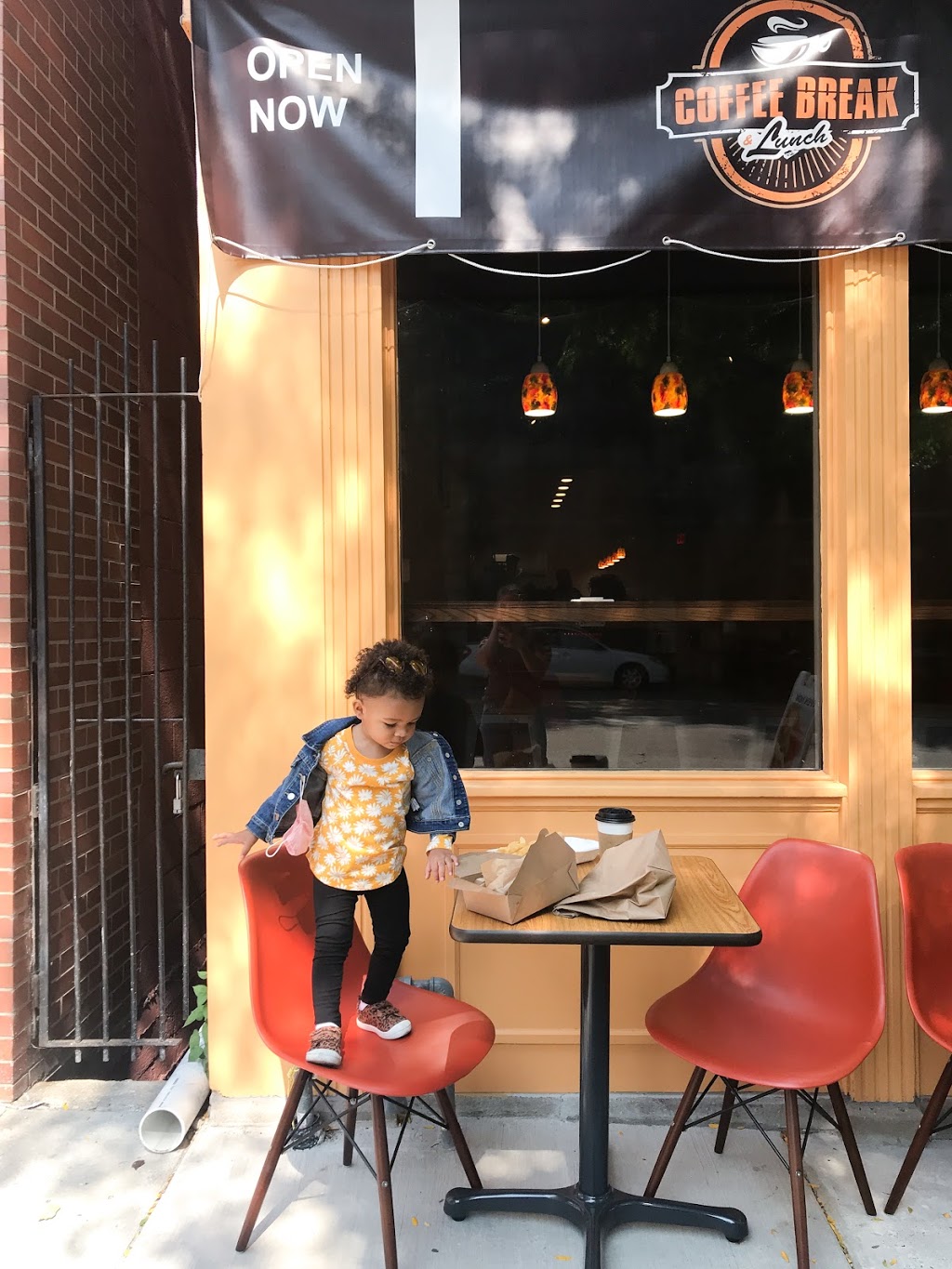 Coffee break And Lunch | cafe | 224 Washington St, Waukegan, IL 60085, USA | 2243817358 OR +1 224-381-7358