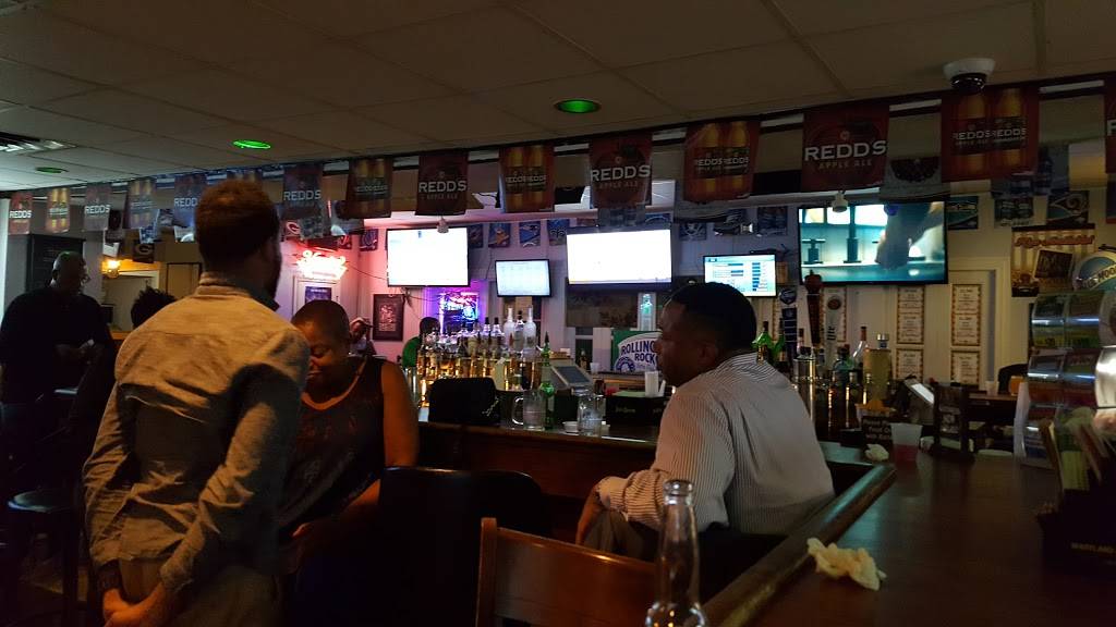 The CORNER LOUNGE | restaurant | 105 Crain Hwy, Upper Marlboro, MD 20774, USA | 3012493841 OR +1 301-249-3841