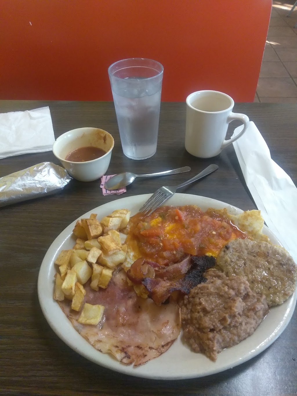 Oasis Restaurant | restaurant | 2409 US-83, Crystal City, TX 78839, USA | 8303743337 OR +1 830-374-3337