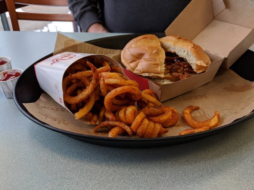 Arbys | restaurant | 4003 WI-28, Kohler, WI 53044, USA | 9206940051 OR +1 920-694-0051