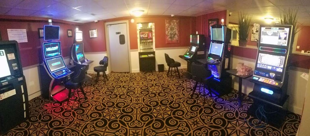 Pearls- Slots and Video Poker | restaurant | 2125 E Pershing Rd, Decatur, IL 62526, USA | 2173309401 OR +1 217-330-9401