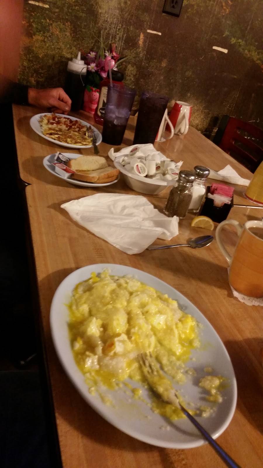 4-Bs Restaurant | restaurant | 173 S Charles Richard Beall Blvd, DeBary, FL 32713, USA | 3866684586 OR +1 386-668-4586