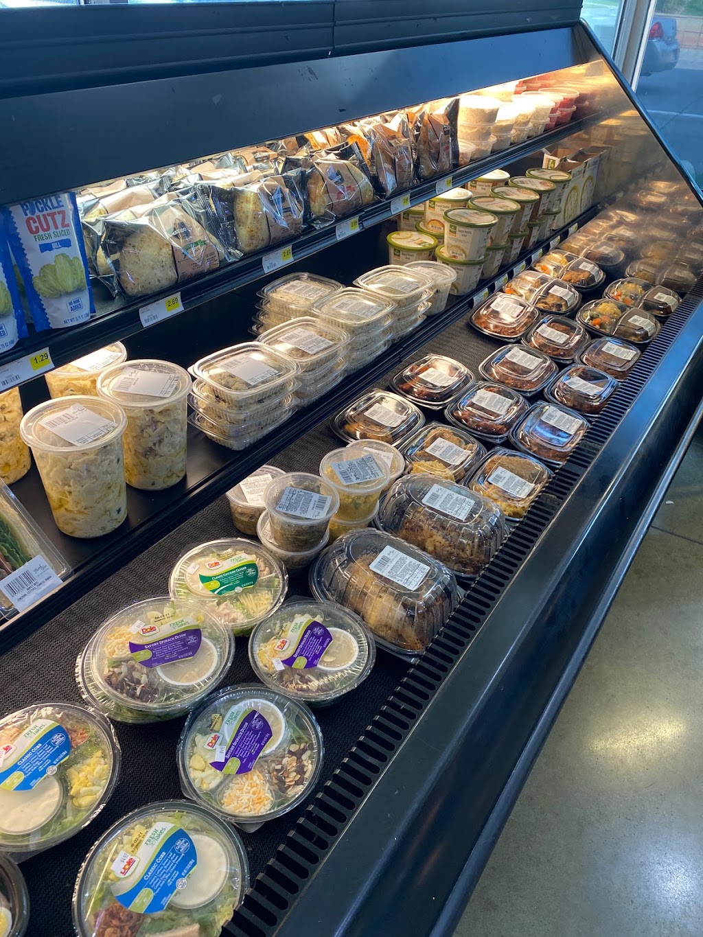 Wohlners Neighborhood Grocery & Deli | restaurant | 3253 Dodge St, Omaha, NE 68131, USA | 4025516875 OR +1 402-551-6875