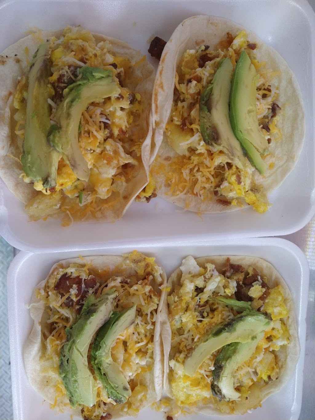 Traila la poblanita | restaurant | 4749 E Ben White Blvd, Austin, TX 78741, USA | 5127602020 OR +1 512-760-2020