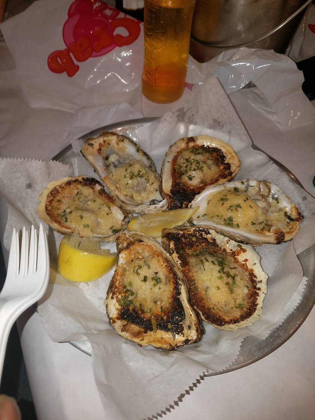 The Angry Crab | restaurant | 5665 N Lincoln Ave, Chicago, IL 60659, USA | 7737846848 OR +1 773-784-6848