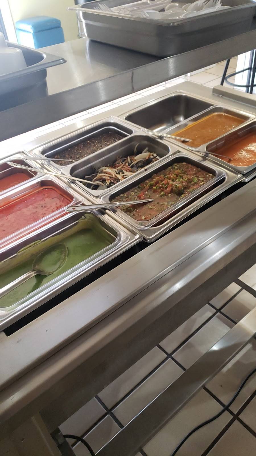 Los Chavalos Tacos, Tortas y Hamburguesas | restaurant | 14831 Horizon Blvd, El Paso, TX 79928, USA | 9152039999 OR +1 915-203-9999