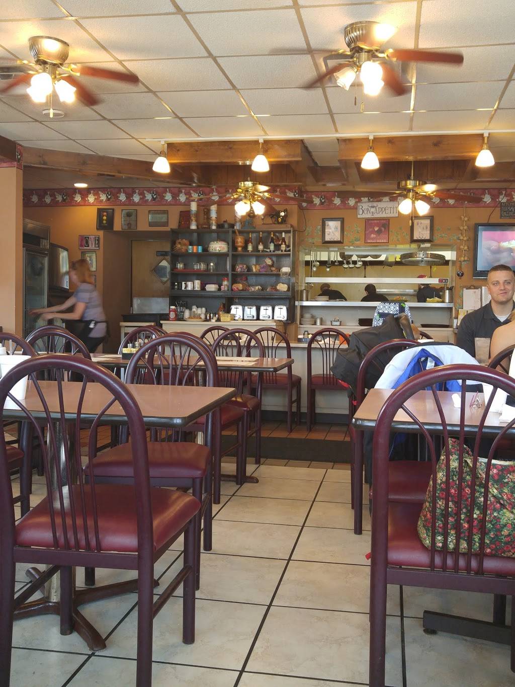 Four Star Diner | restaurant | 168 N Mecca St, Cortland, OH 44410, USA | 2342444560 OR +1 234-244-4560