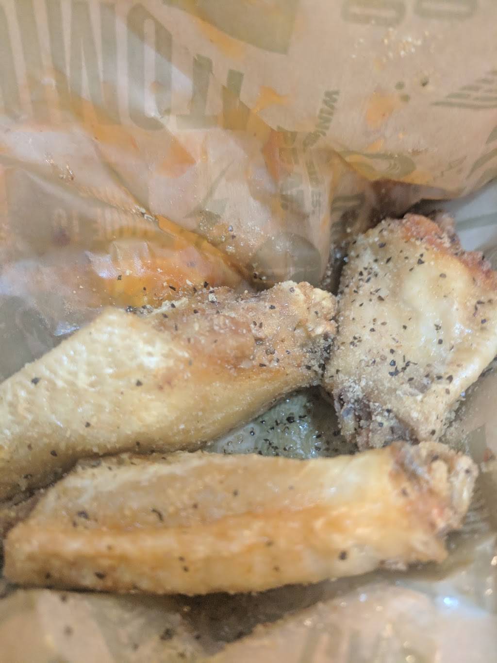 Wingstop | restaurant | 855 S Randall Rd, Elgin, IL 60123, USA | 8476959464 OR +1 847-695-9464