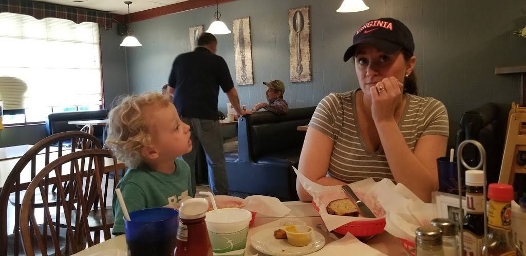 Fork Union Village Restaurant | restaurant | 4321 James Madison Hwy, Fork Union, VA 23055, USA | 4348423058 OR +1 434-842-3058